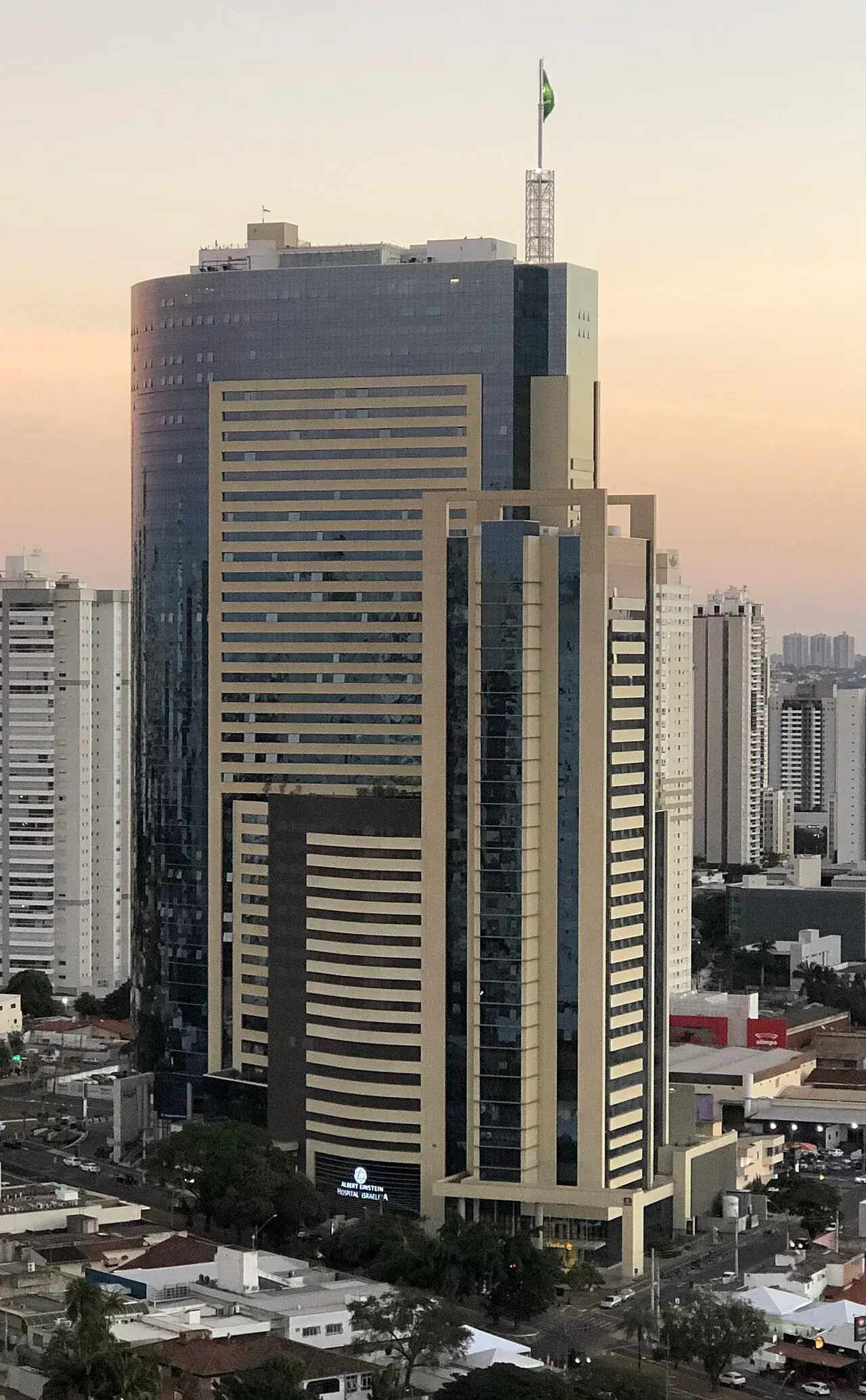 Torres do Complexo Órion no Setor Marista, em Goiânia