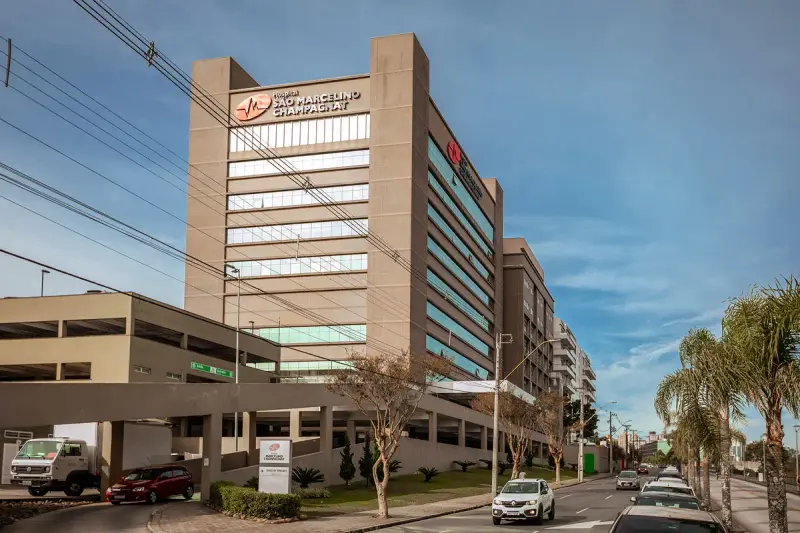 Torre do Hospital Marcelino Champagnat em Curitiba, rede do Efetivo Plus no Paraná