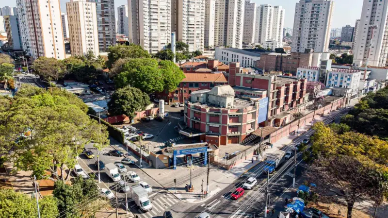 Hospital Santa Virgínia visto do alto, na zona leste de São Paulo
